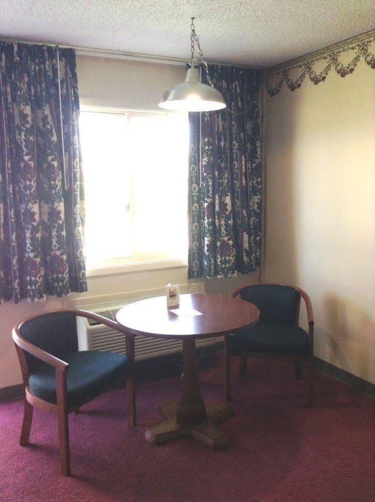 Dollinger'S Motor Inn Albion Экстерьер фото